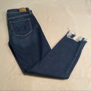NWOT American Eagle Cropped Jeans Size 6